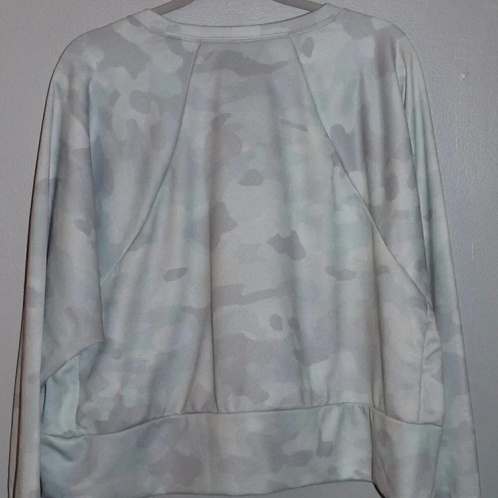 Nike Dri Fit Camo Sweatshirt Size XL